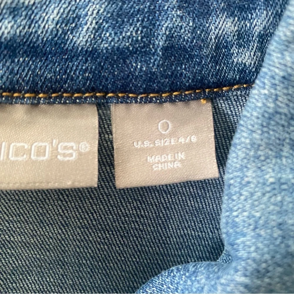 Chico’s Light Wash Jean Jacket Small 4-6